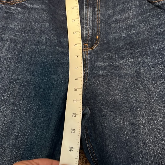 Old Navy mid rise boyfriend jeans - Picture 3 of 7